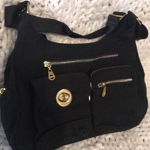 EUC Baggallini black and gold purse